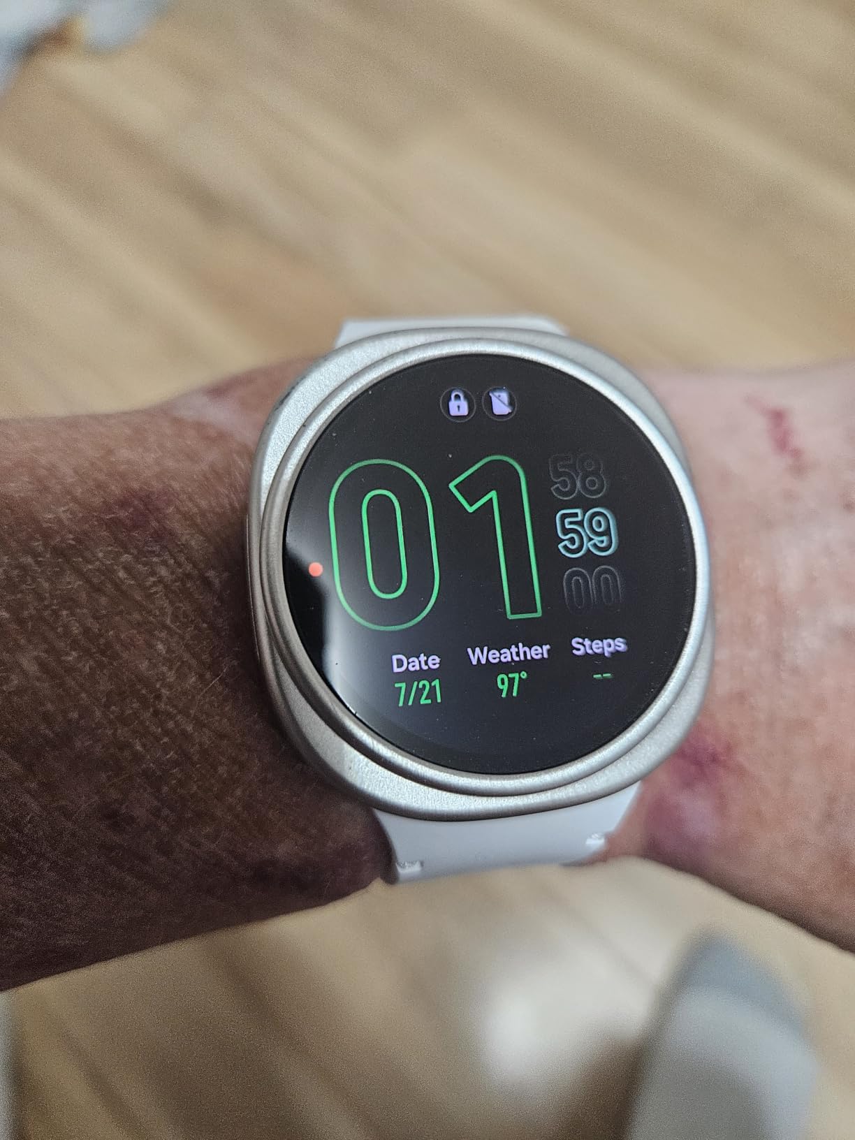 Samsung Galaxy Watch 8 (2025), Silver, 40mm Bluetooth Smartwatch customer photo 1
