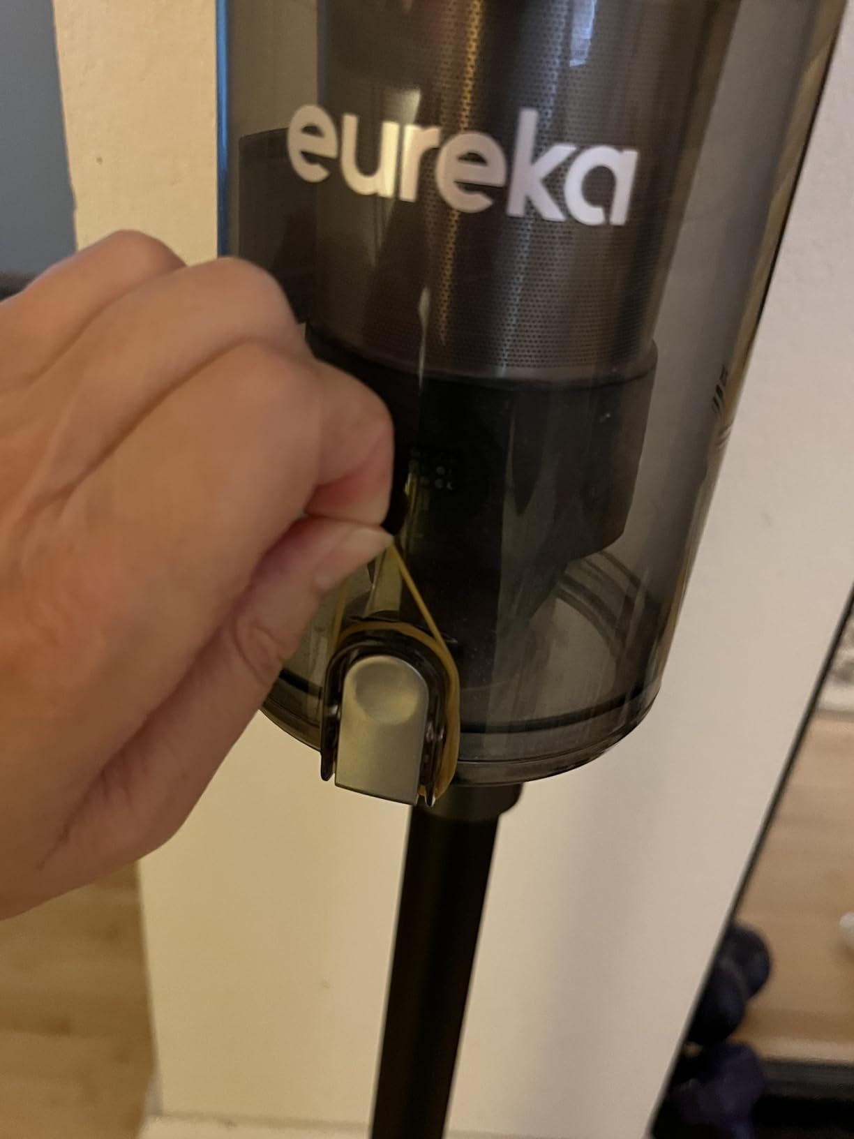 Eureka ReactiSense 350W Anti-Tangle Cordless Stick Vacuum, NEC440BK customer photo 2