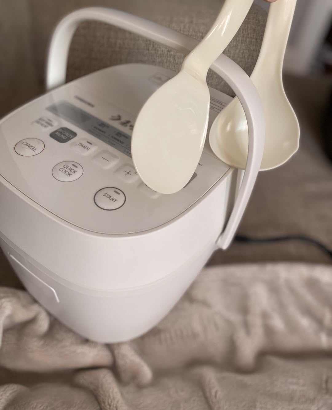 TOSHIBA OriginTaste Rice Cooker 5.5-Cup Uncooked, Fuzzy Logic, 15-in-1 Functions, Digital Display, Delay Timer, Keep Warm, Nonstick Inner Pot, White customer photo 2