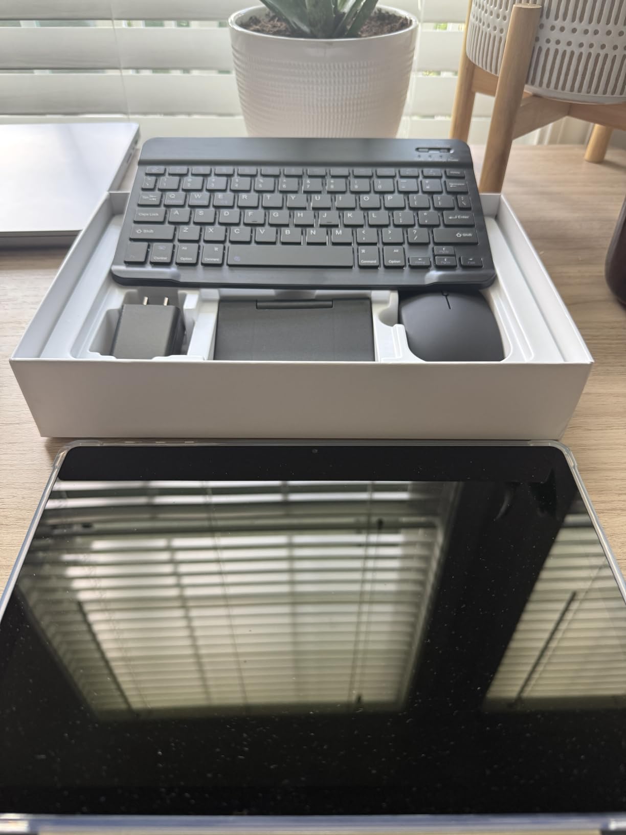 Tablet, 11 Inch Android 16 Tablets with Keyboard Gemini AI 3.5, 24GB+128GB customer photo 2