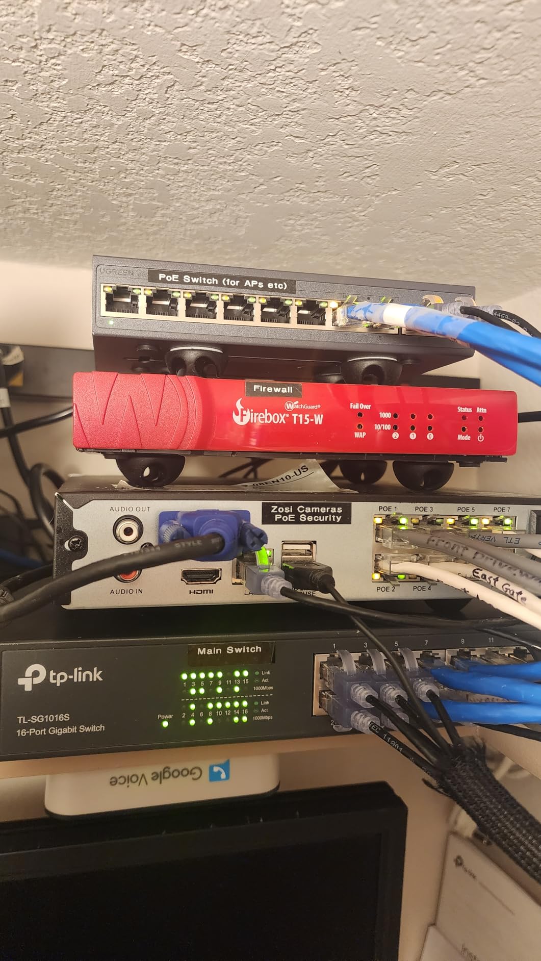 UGREEN Ethernet Switch, 10-Port PoE Switch, 8 PoE+@60W + 2 Gigabit Uplink customer photo 1