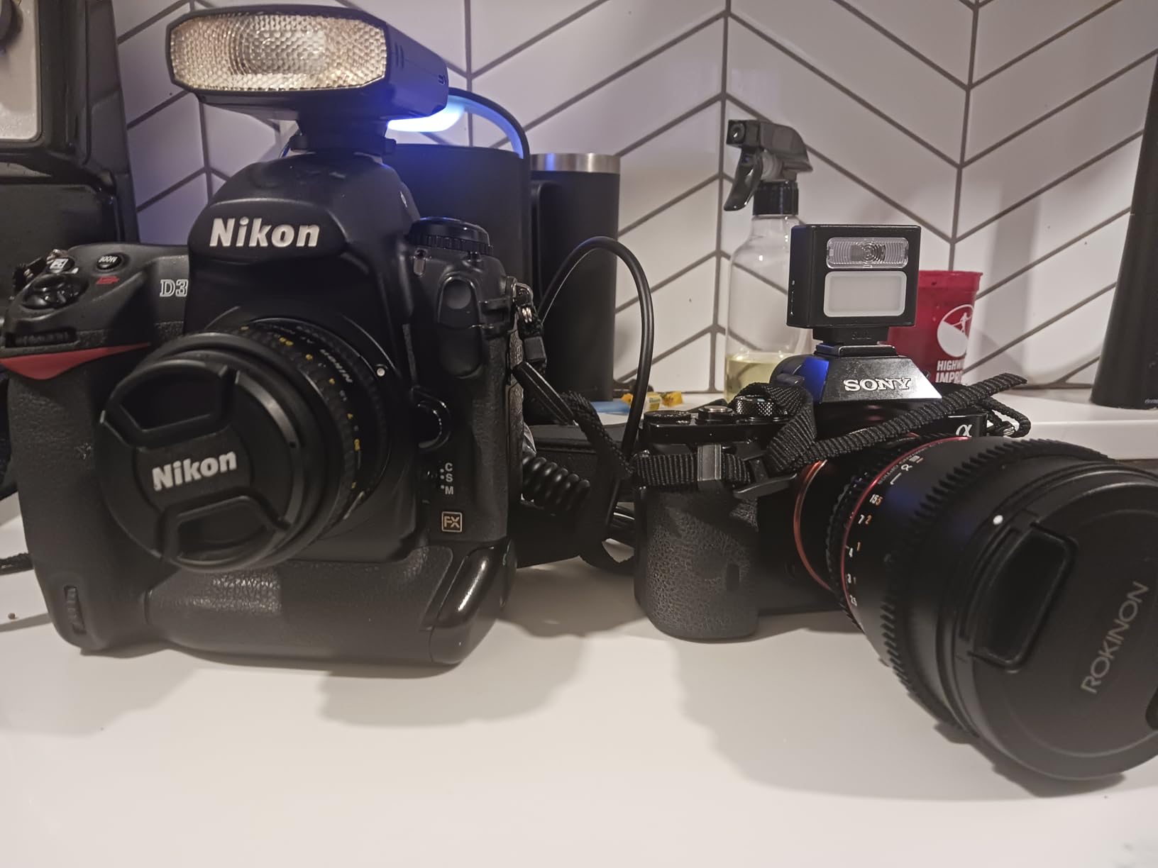 NEEWER Z150 Mini Camera Flash Speedlite, 20Ws GN15 1200mAh/640 Flashes/3.1s Recycle, Manual 1/64-1/1 Power, Compatible with Canon Nikon Sony Fuji with Universal Single Contact Hot Shoe Mount, No TTL customer photo 2
