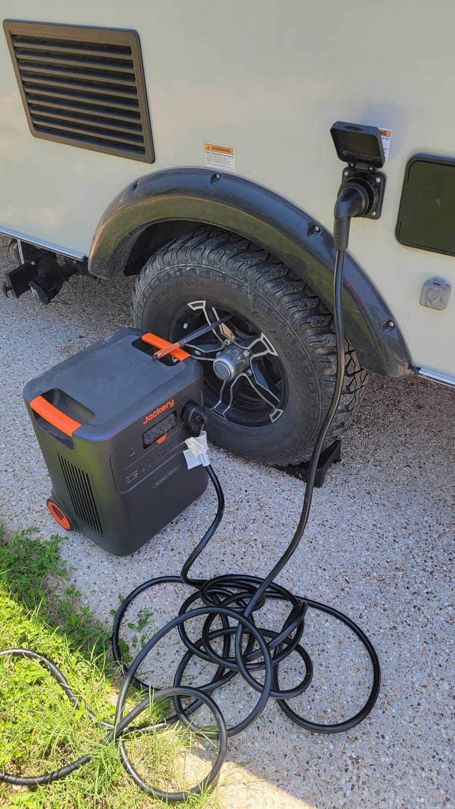 Jackery HomePower 3600 Plus Portable Power Station, 3600W AC Output, 3584Wh LFP Solar Generator, Expandable up to 21kWh, Essential Home Backup for Home Use, Emergencies, RV (Solar Panel Optional) customer photo 1