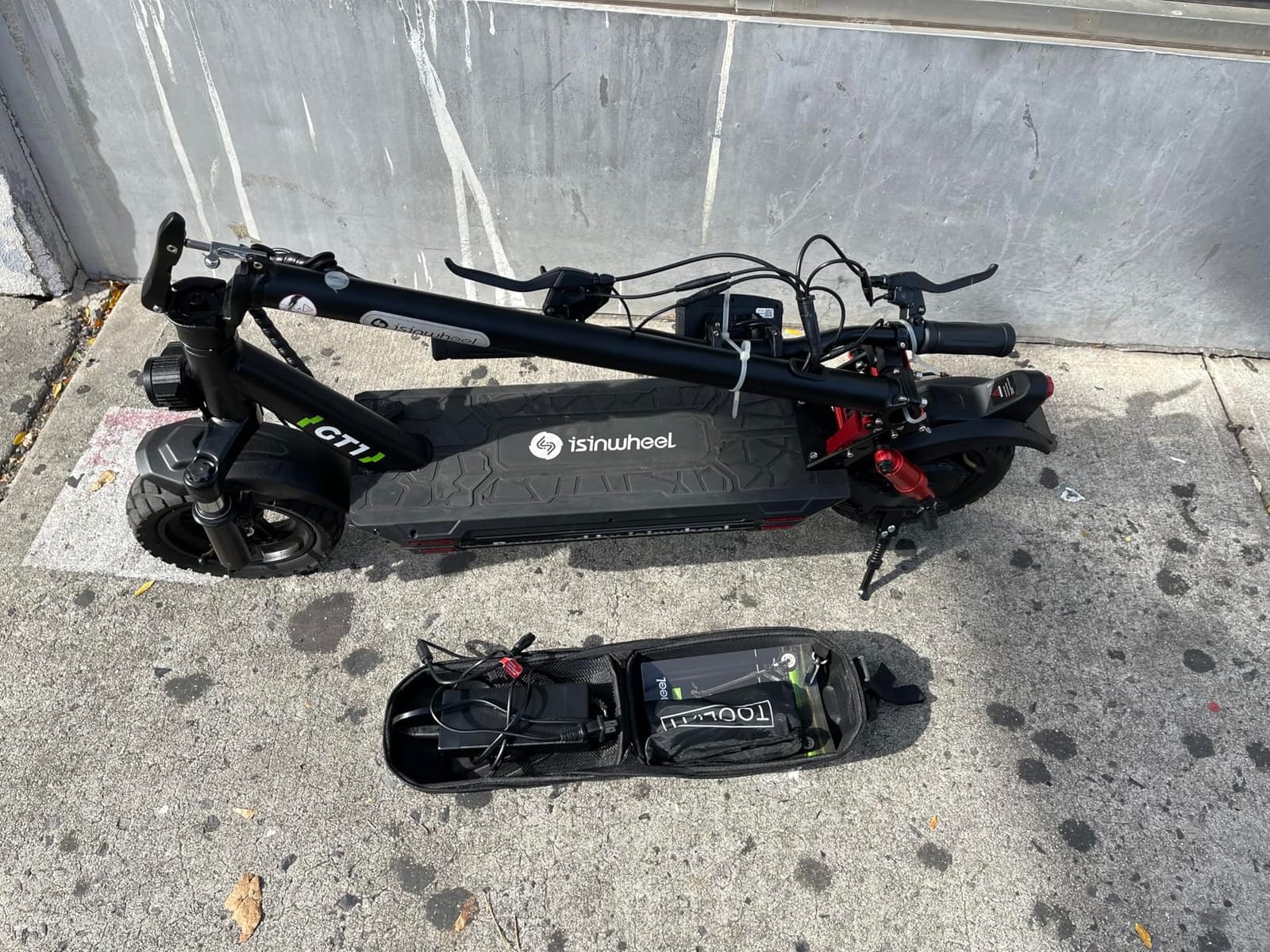isinwheel GT1 Electric Scooter, 28 MPH, 800W, 28-Mile Range, Off-Road customer photo 2