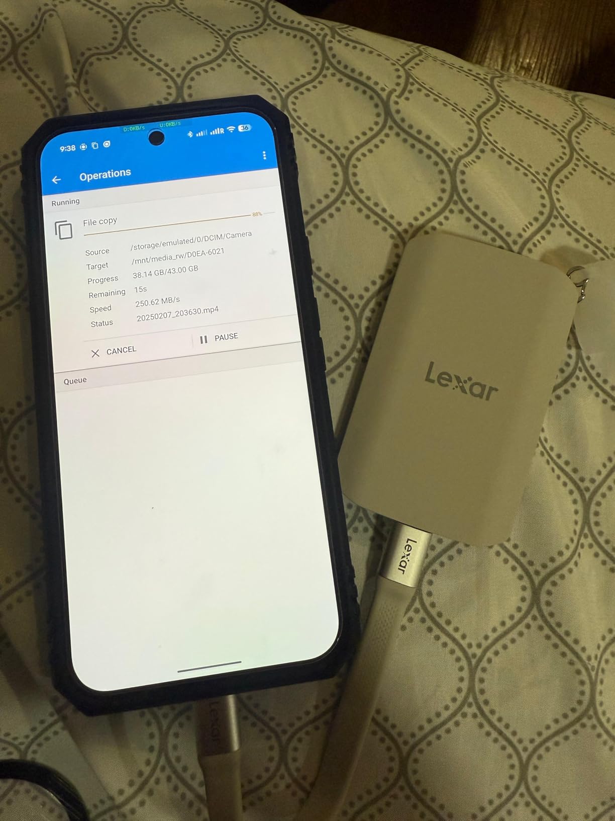 Lexar 1TB ES5 External SSD, 2000MB/s R/W, USB-C, Magnetic/Mag Safe | Compatible w/ Smartphone, iPhone 15/16+, PC, Mac, IP65 Drop/Dust/Water Resistant, Apple Pro Res, LES5XXX001T-RNWNU customer photo 2