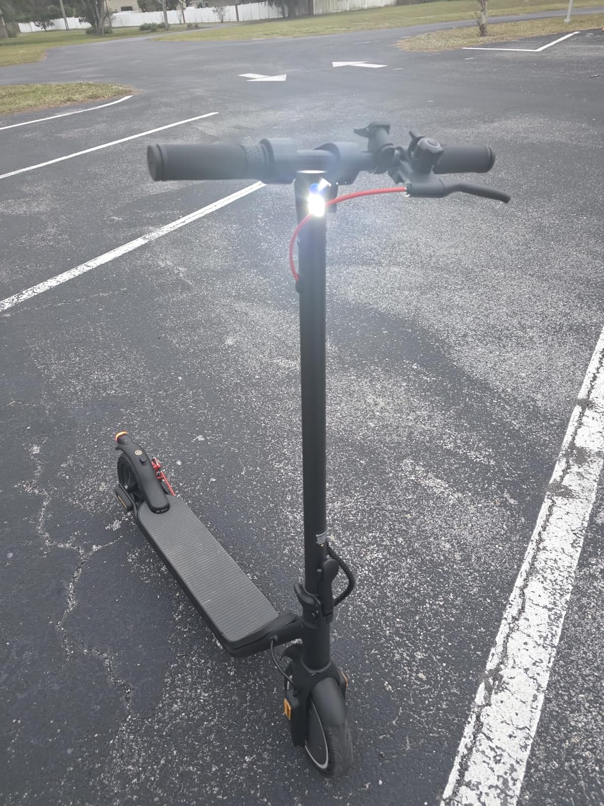 INVANTI E20 Adult Electric Scooter with Smart APP, Max 19 Miles & 18 MPH,350W Motor, 8.5