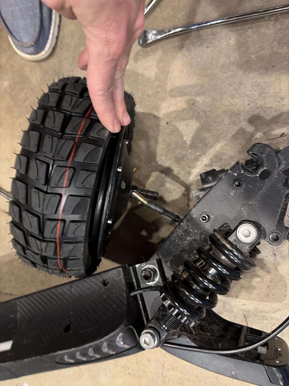 iScooter Electric Scooter for Adults,Off-Road Tires,Dual Suspension&Brakes customer photo 1