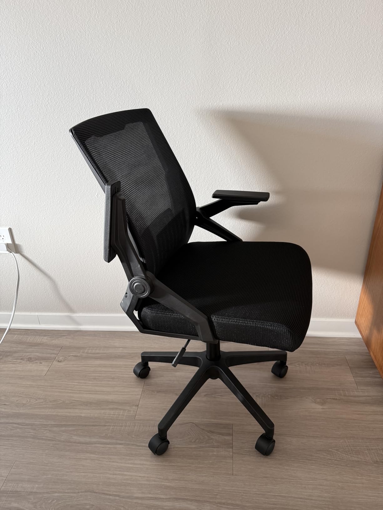 GTPLAYER Ergonomic Office Chair with Flip-up Armrests Executive Computer Chair for Home Office, Breathable Mesh & Comfy Lumbar Support, Black customer photo 1