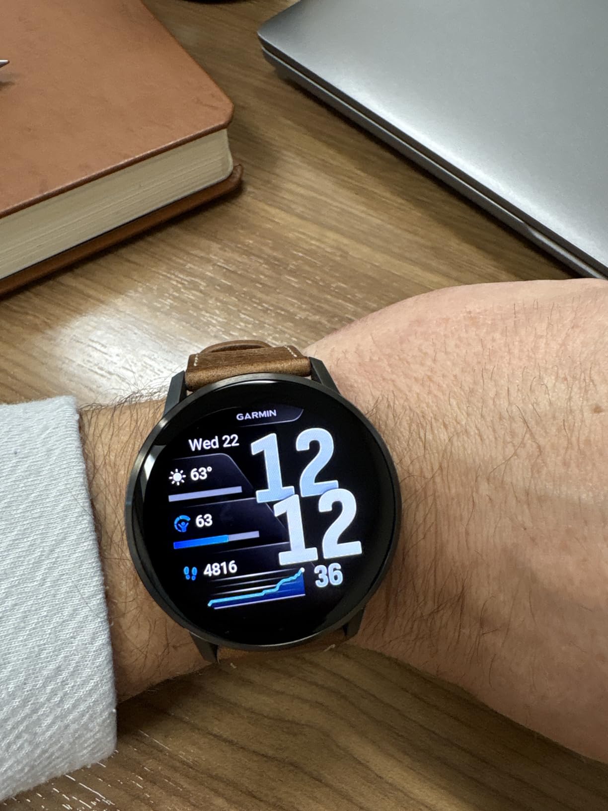 Garmin Venu 4, Advanced Fitness Smartwatch, 41mm, Light Sand Leather | 24/7 Health Monitoring, Advanced Sleep Tracking, Health Status, 80+ Preloaded Sports Apps, Built-In Flashlight customer photo 1