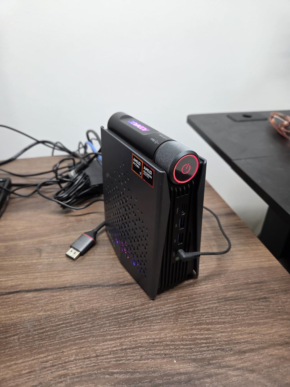 ACEMAGICIAN S3A Mini PC, Ryzen 7 H 255 (Up to 4.9GHz, 8C/16T), Radeon 780M Graphics, 16GB LPDDR5 RAM, 512GB PCIe4.0 SSD, Mini Desktop Computer for Content Creation, Programming, Gaming & Home Office customer photo 1