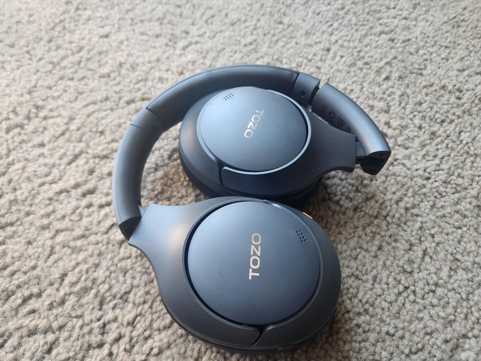 TOZO HT3 Hybrid Noise Cancelling Wireless Headphones, 90H Over Ear Headset customer photo 1
