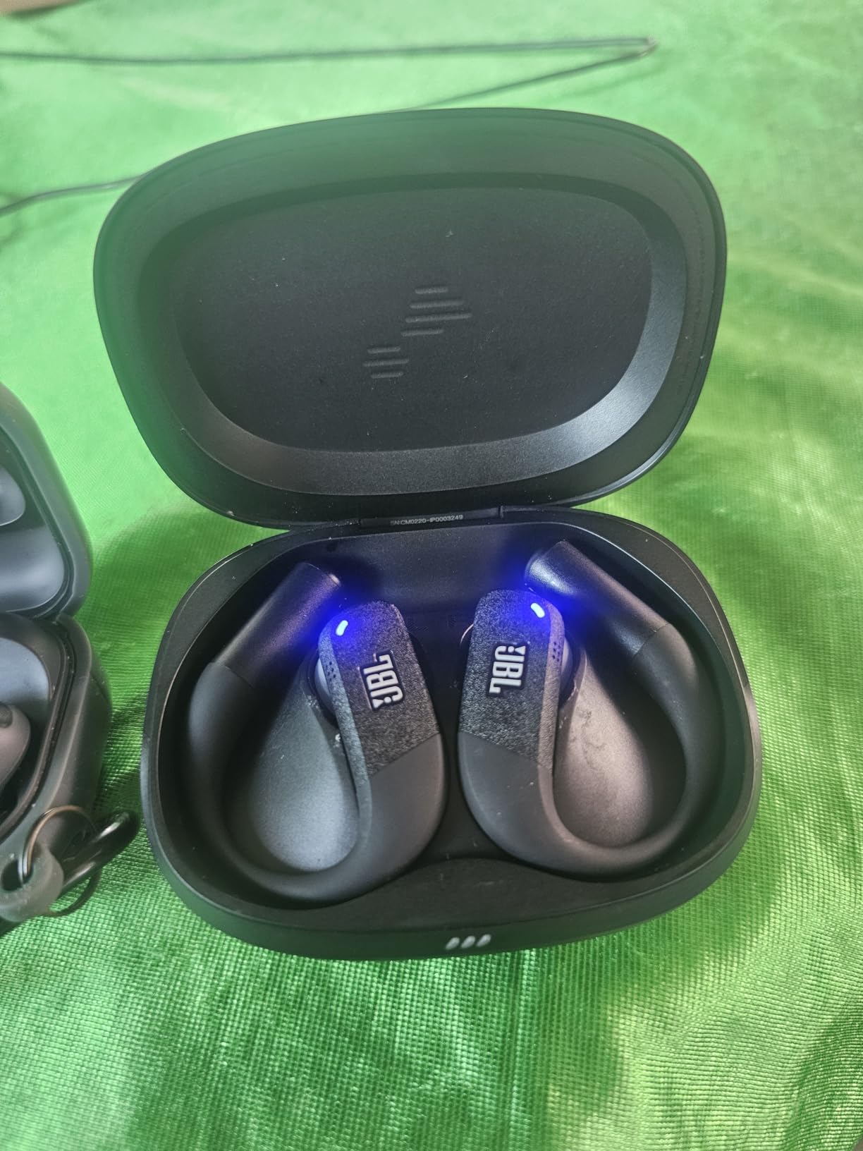 JBL Endurance Peak 4 - Cancelling Sport Earbuds - Black/Grey | Adaptive Noise Cancelling with Smart Ambient, IP68 water and dust proof, Secure fit with TwistLock design customer photo 2