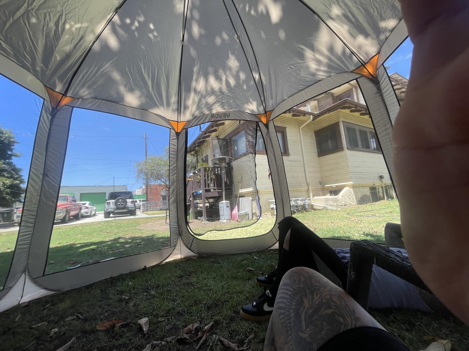 VEVOR Screen House Tent 6x6FT Pop-Up Screen Tent for 4–6 Person, Portable Screen Room Gazebo with Netting, Carry Bag & Ground Stakes, Instant Screen Canopy for Patio Backyard Garden Camping customer photo 1