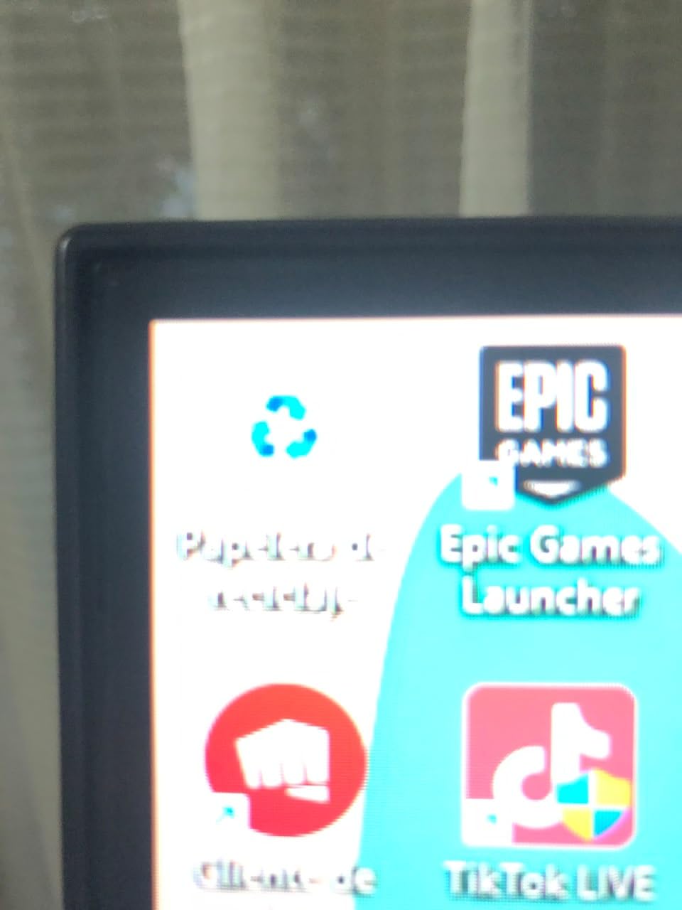 Sceptre New 32-inch 2K QHD 2560 x 1440 Prime Gaming Monitor up to 210Hz USB Type-C DisplayPort HDMI sRGB 115% 1ms Build-in Speakers, Machine Black 2026 ((E325B-QW200D Series) customer photo 1