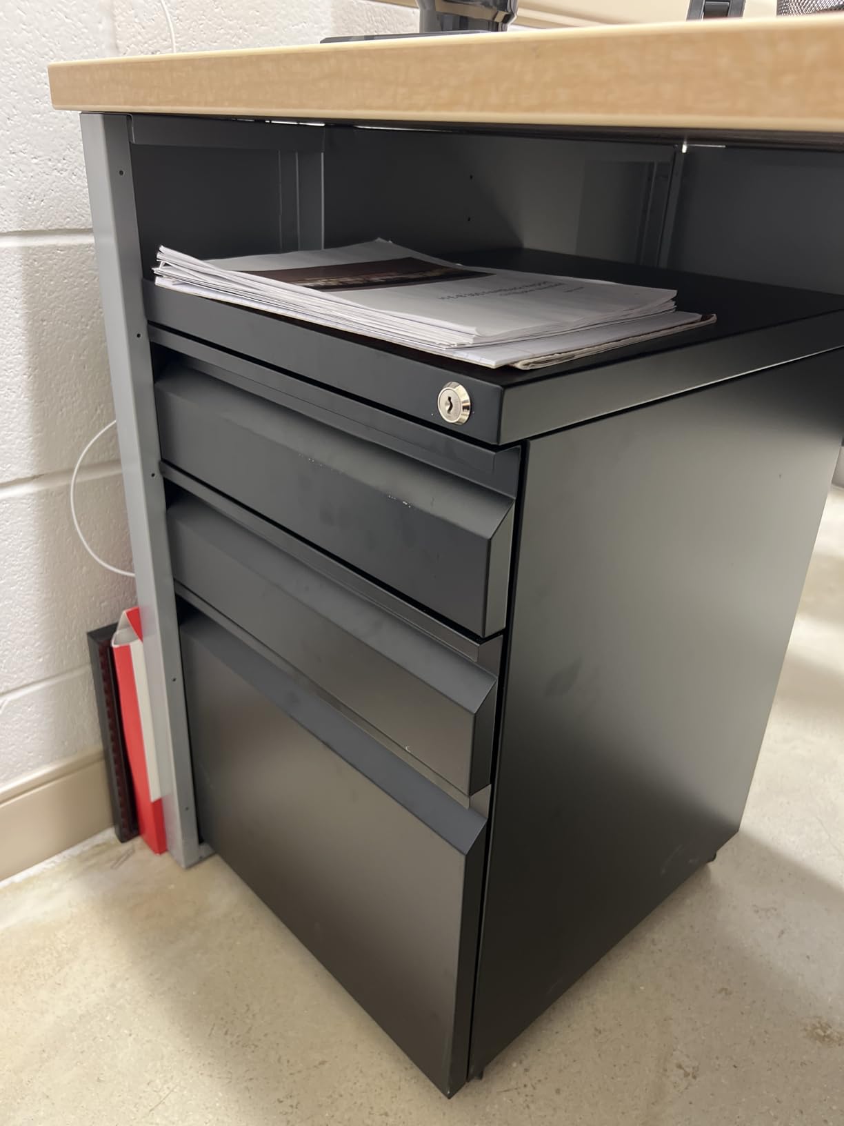 Approgreent 2 Drawer Metal File Cabinet, Fully Assembled Locking Filing Cabinet with Anti-Tipping Wheels, Quiet Slide, Heavy-Duty Steel Construction, Fits A4 Letter Legal for Home Office, Matte White customer photo 1