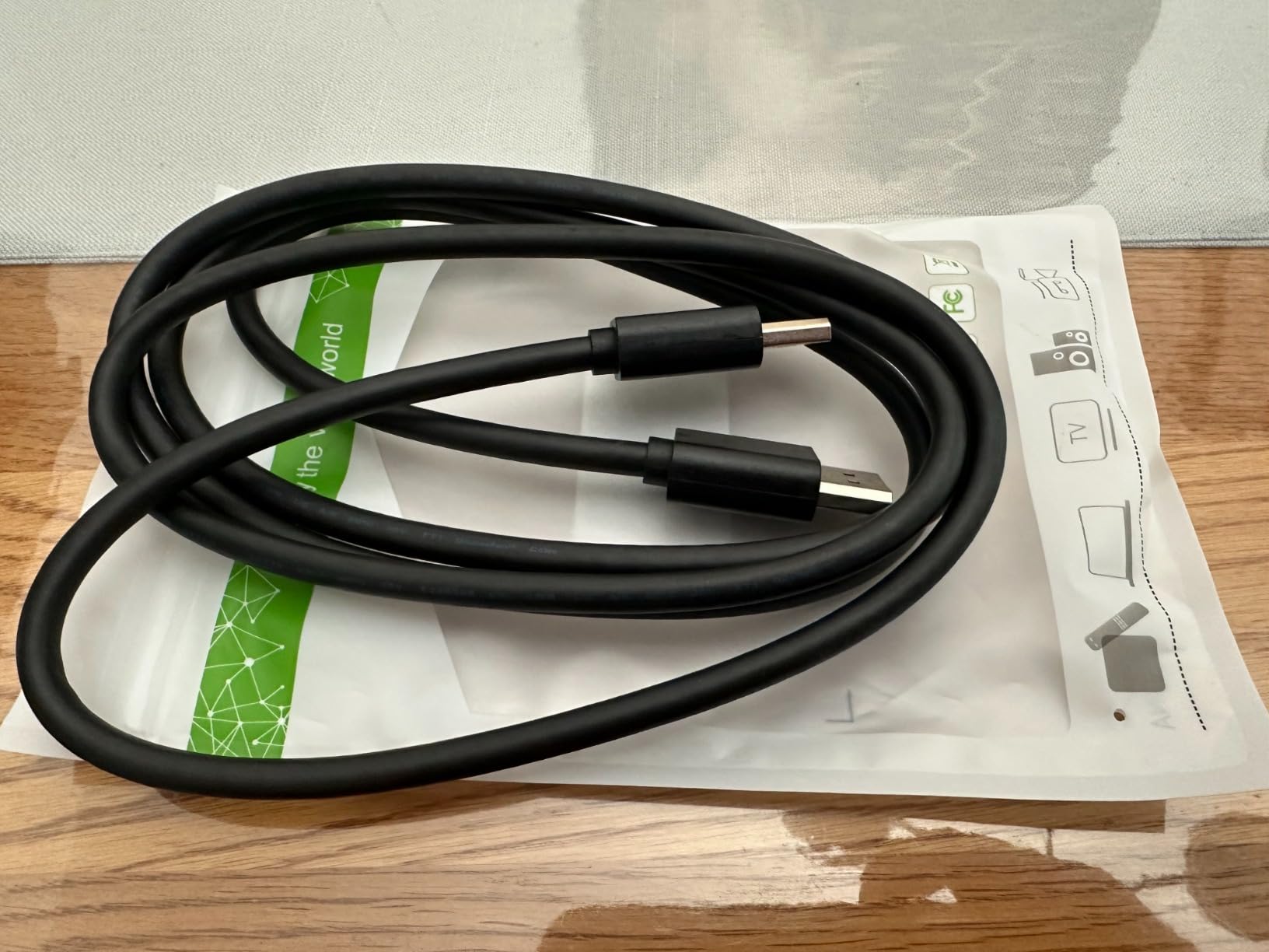 Displayport KVM Switch 2 Monitors 2 Computers 8K 60Hz 4K 120Hz Dual Monitor USB 3.0 KVM Switches for 4 USB Devices, Wired Extension Button,12V DC Adapter and USB3.0 Cables -3.6CM High customer photo 1