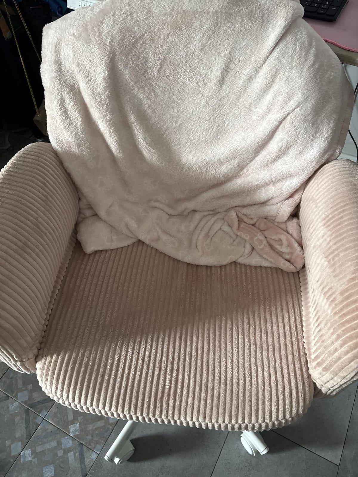 HUANUO Criss Cross Office Chair for Girls with Adjustable Armrests, White customer photo 2
