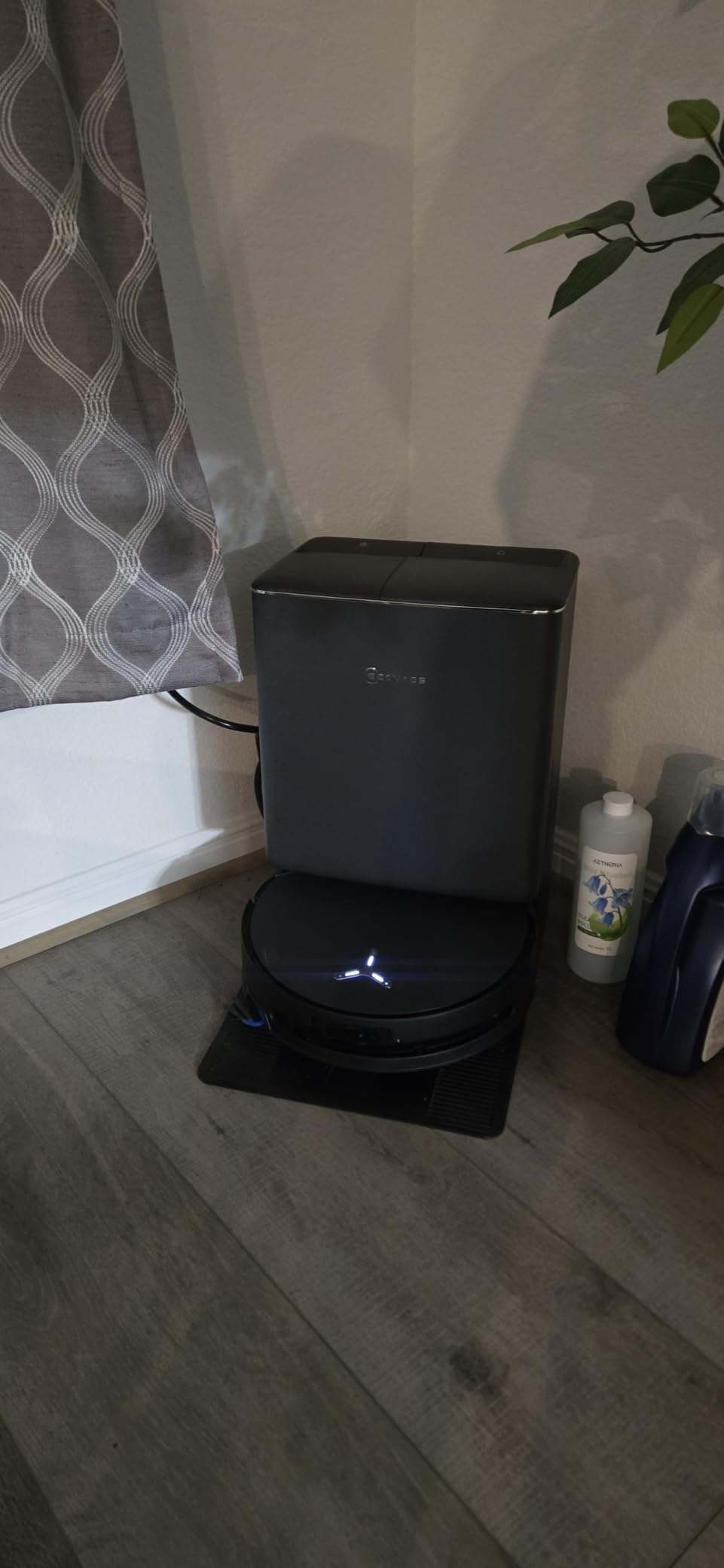 ECOVACS DEEBOT T90 PRO Omni Robot Vacuum and Mop, 30000Pa Blast Suction | TruEdge Instant Self-Cleaning OZMO Roller, PowerBoost Charging, Triple Lift Carpet Care, ZeroTangle for Pet Family, YIKO Agent customer photo 2