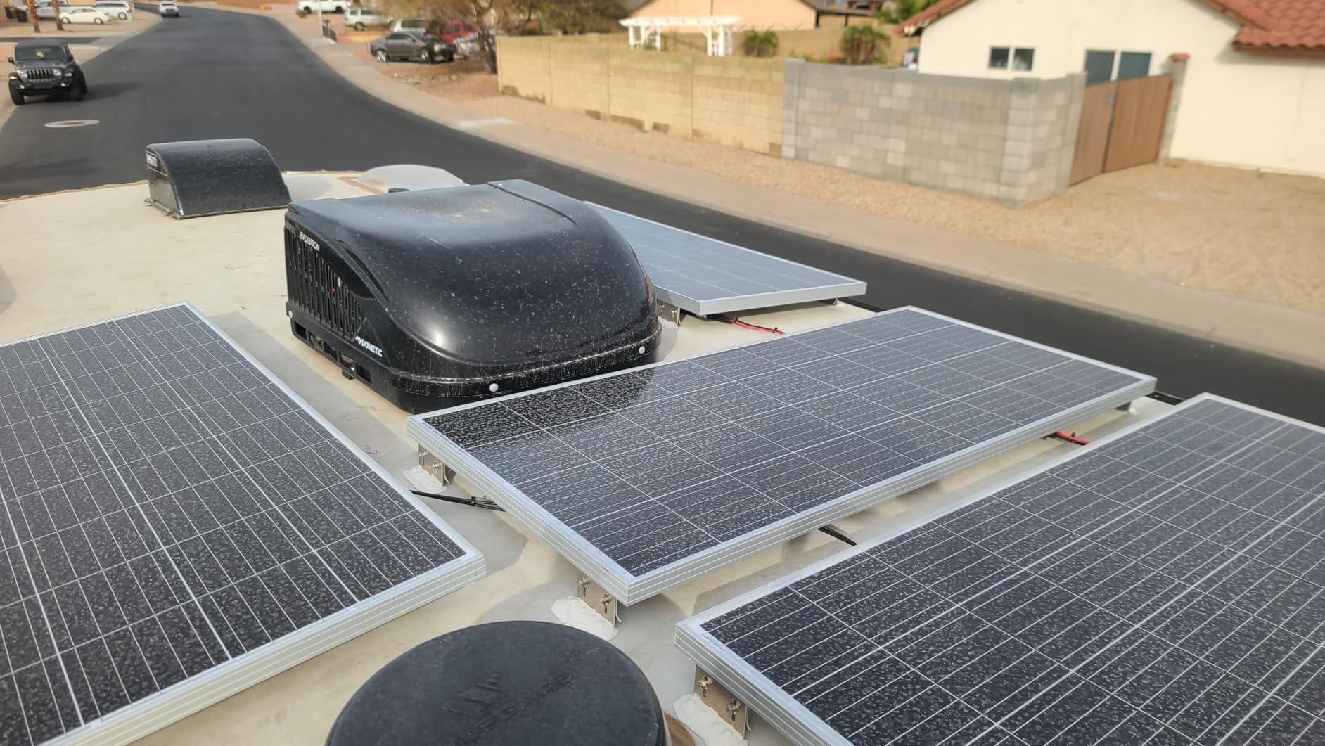 HQST 200W Portable Solar Panel, N-Type, 25% Efficiency, IP67 Waterproof customer photo 1