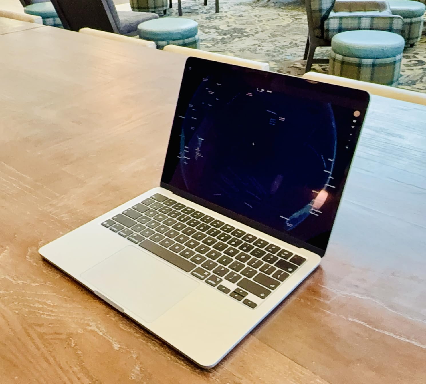 Apple 2026 MacBook Air 13-inch Laptop with M5 chip: Built for AI, 13.6-inch Liquid Retina Display, 16GB Unified Memory, 512GB SSD, 12MP Center Stage Camera, Touch ID, Wi-Fi 7; Silver customer photo 1