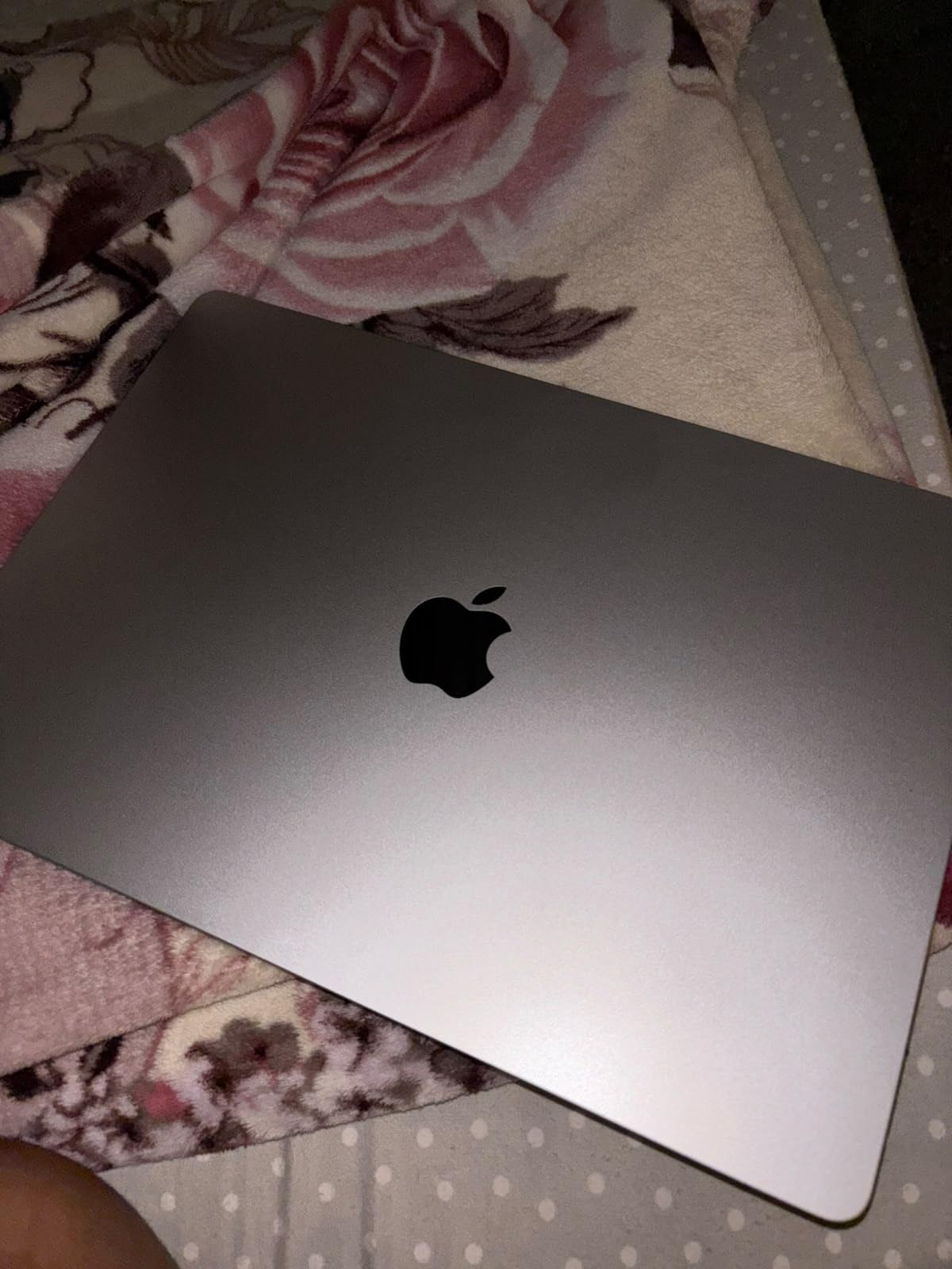 Apple 2026 MacBook Air 15-inch Laptop with M5 chip: Built for AI, 15.3-inch Liquid Retina Display, 16GB Unified Memory, 512GB SSD, 12MP Center Stage Camera, Touch ID, Wi-Fi 7; Silver customer photo 2