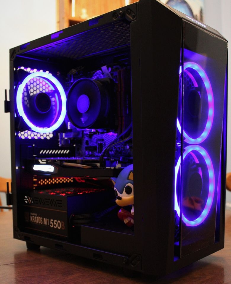 Skytech Gaming Azure 3 Gaming PC, Ryzen 7 9850X3D, RX 9070 XT customer photo 1