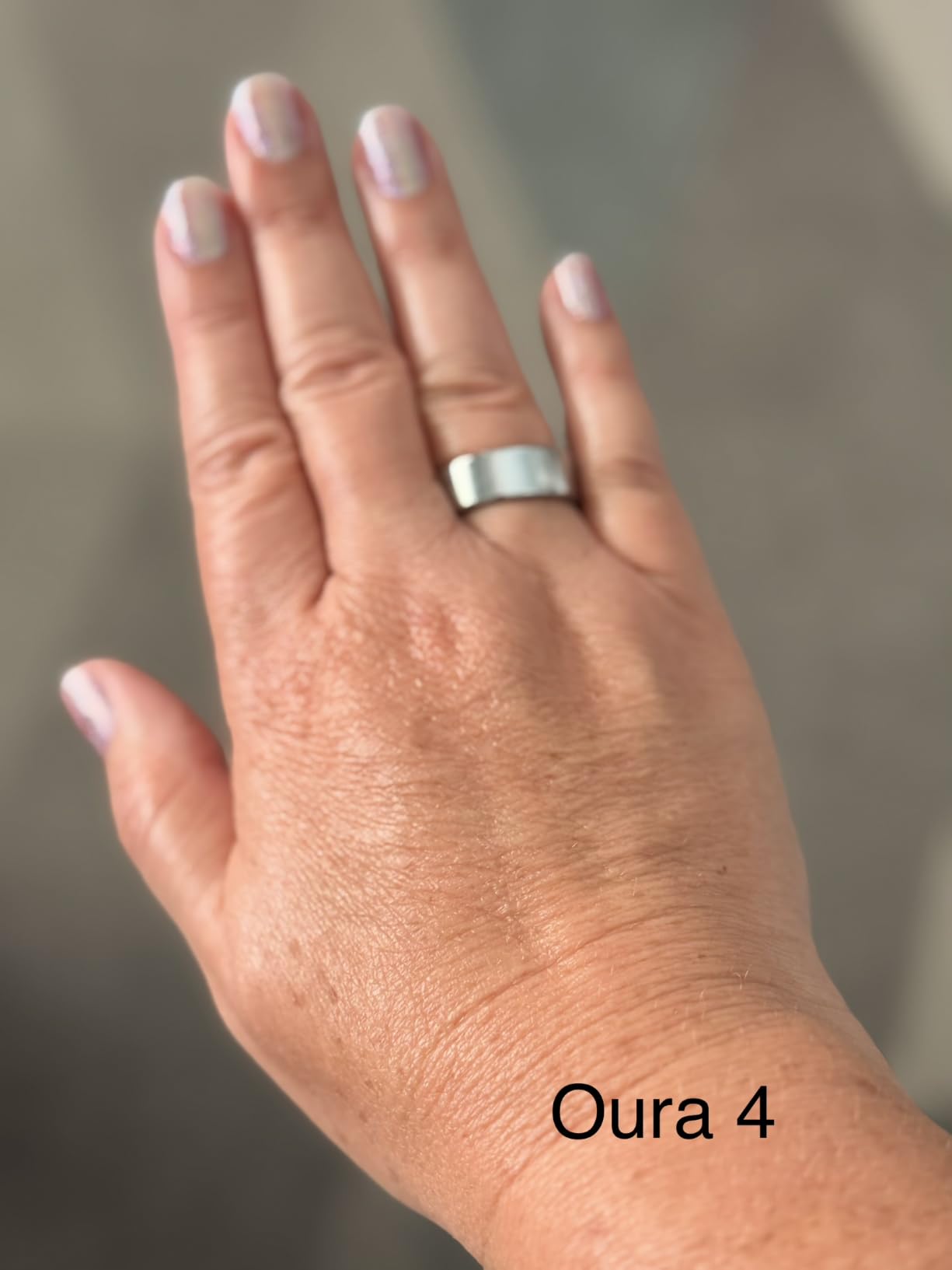 Oura Ring 5 Smart Ring - Silver - Size 9 - Fitness & Sleep Tracker | World's Smallest Smart Ring, Activity, Women's Health, AI Advisor, 1 Week Battery Life, IP68 Waterproof, Size Before You Buy customer photo 1