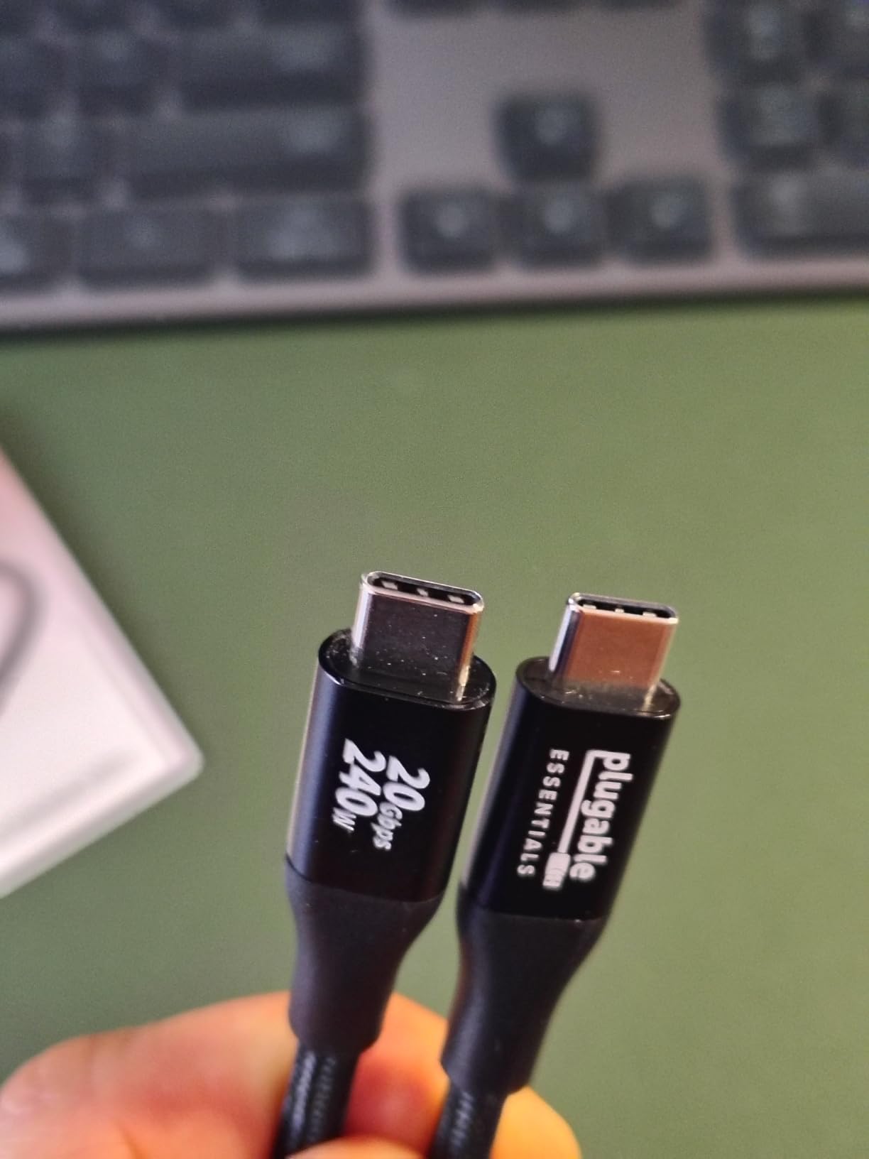 Plugable USB C Monitor Cable 3.3FT, 4K@144Hz USBC 3.2 Gen 2X2 Display Cable customer photo 2
