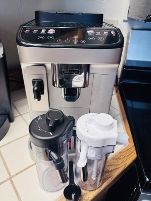 De'Longhi Magnifica Duo Automatic Espresso Machine, Milk Frother, Silver customer photo 1