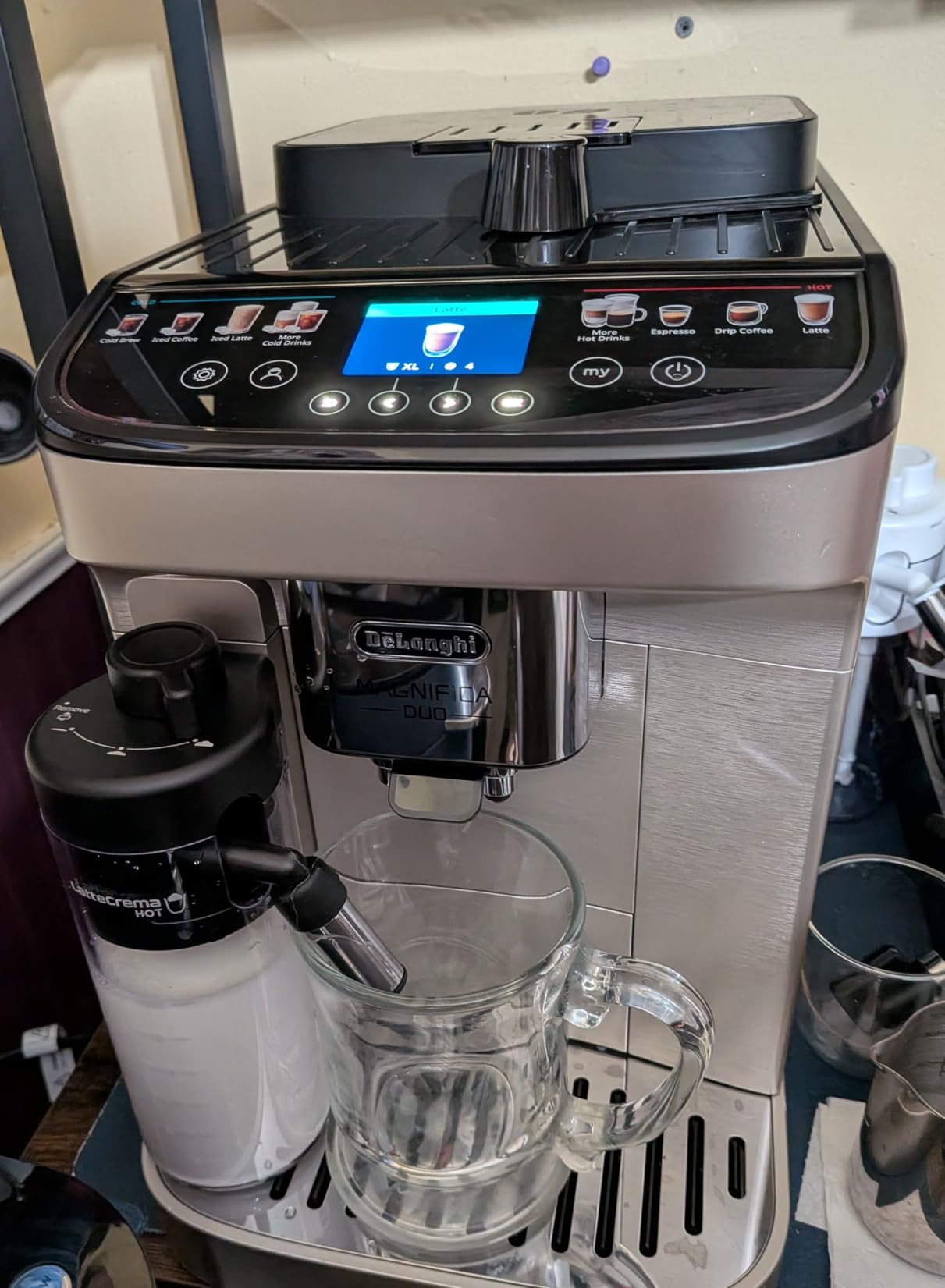 De'Longhi Magnifica Duo Automatic Espresso Machine, Milk Frother, Silver customer photo 2