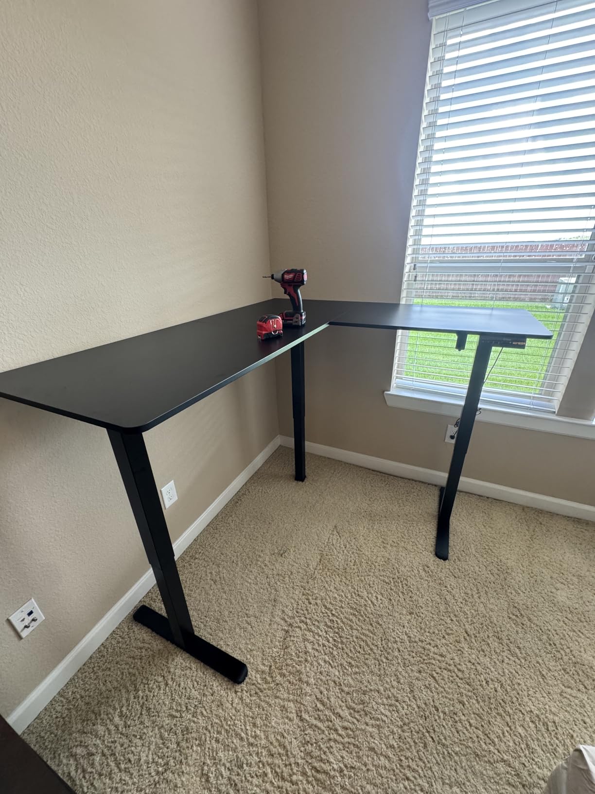 ErGear 63″ L Shaped Standing Desk Electric Adjustable Height, Light Vintage customer photo 2