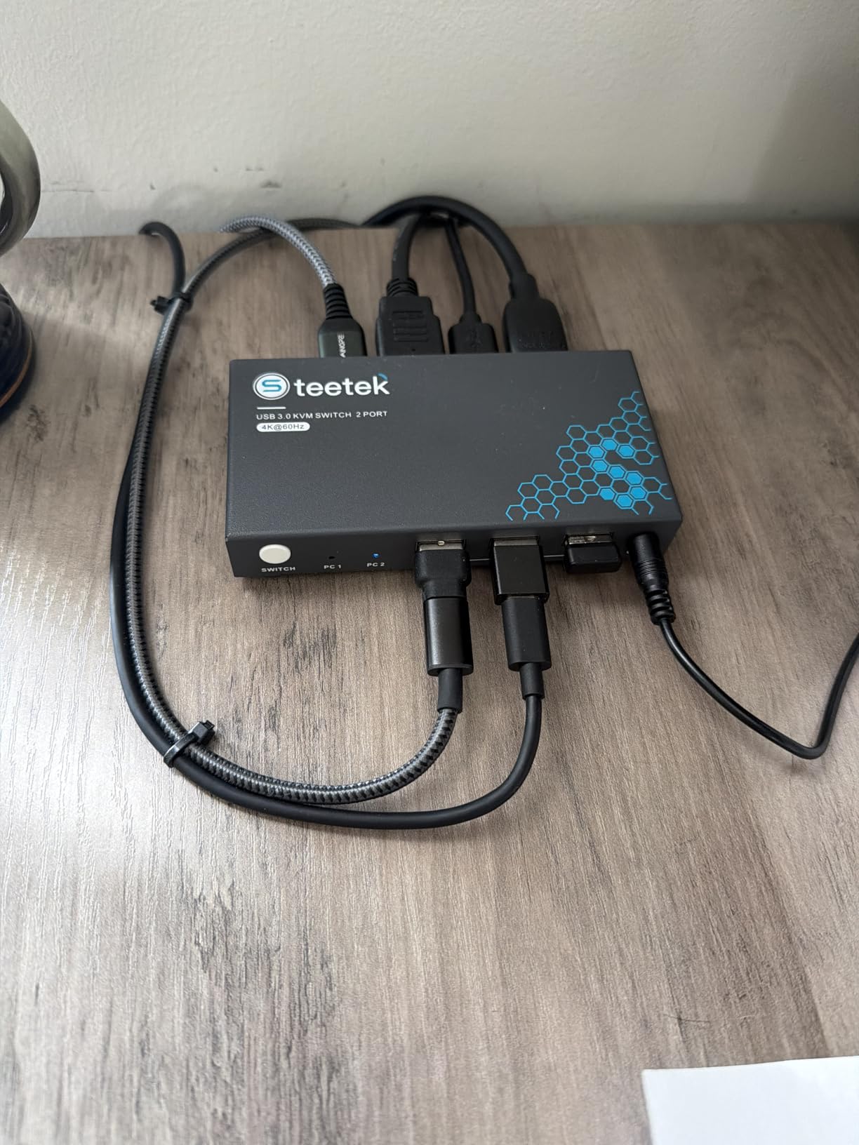 Hearvo USB 3.0 HDMI KVM Switch for 2 Computers 1 Monitor, 4K@60Hz, S7232H customer photo 2