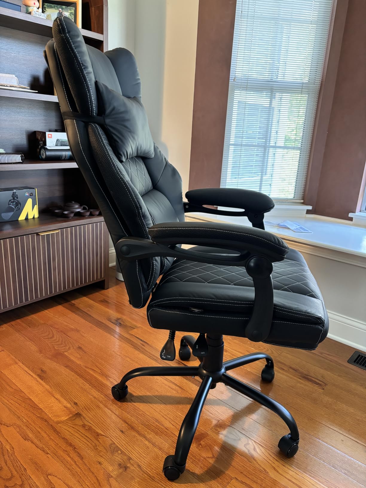 GTPLAYER Big&Tall Ergonomic Gaming Chair, Wide Spring Seat, Linkage Armrest,Earth BLK customer photo 1