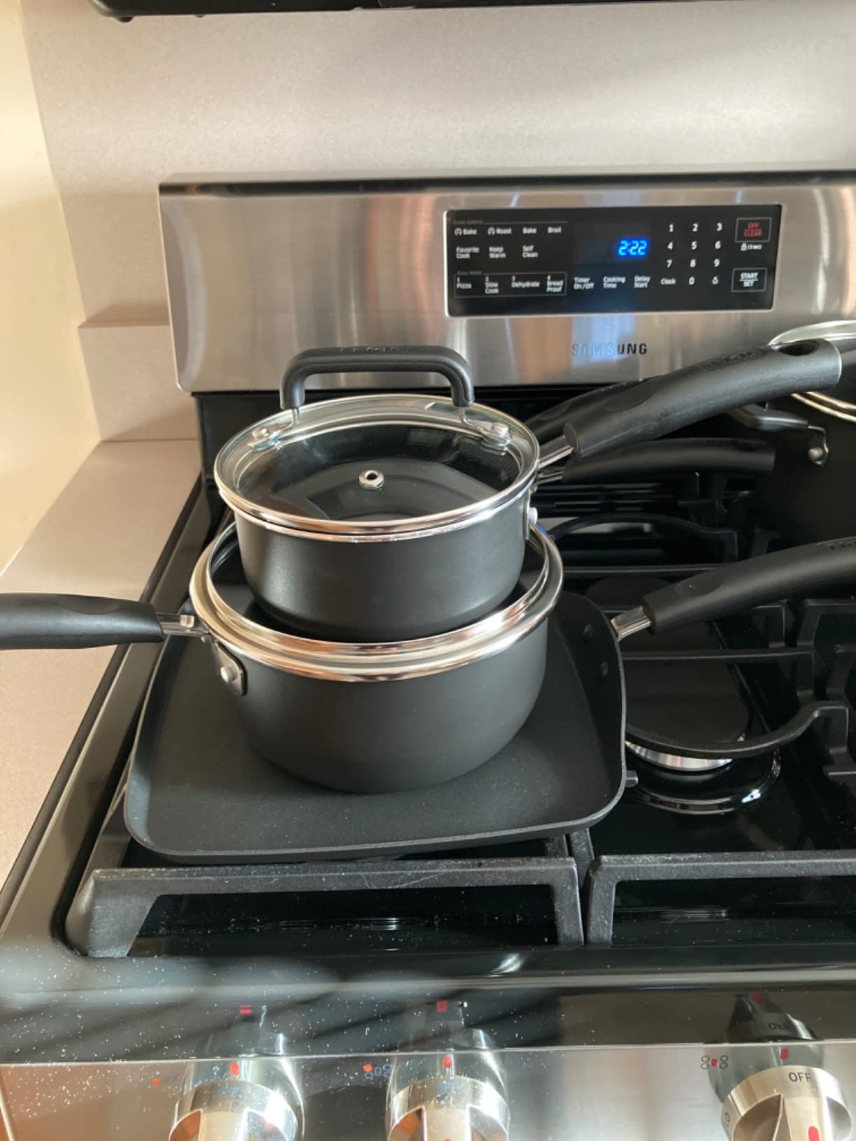 T-Fal Signature Nonstick Pots and Pans Set 12 Piece, Oven Broiler Safe 350F, Kitchen Cookware Set w/Fry Pans, Saucepans, Saute Pan, Dutch Oven, Griddle, Kitchen, Home, Dishwasher Safe, Black customer photo 2