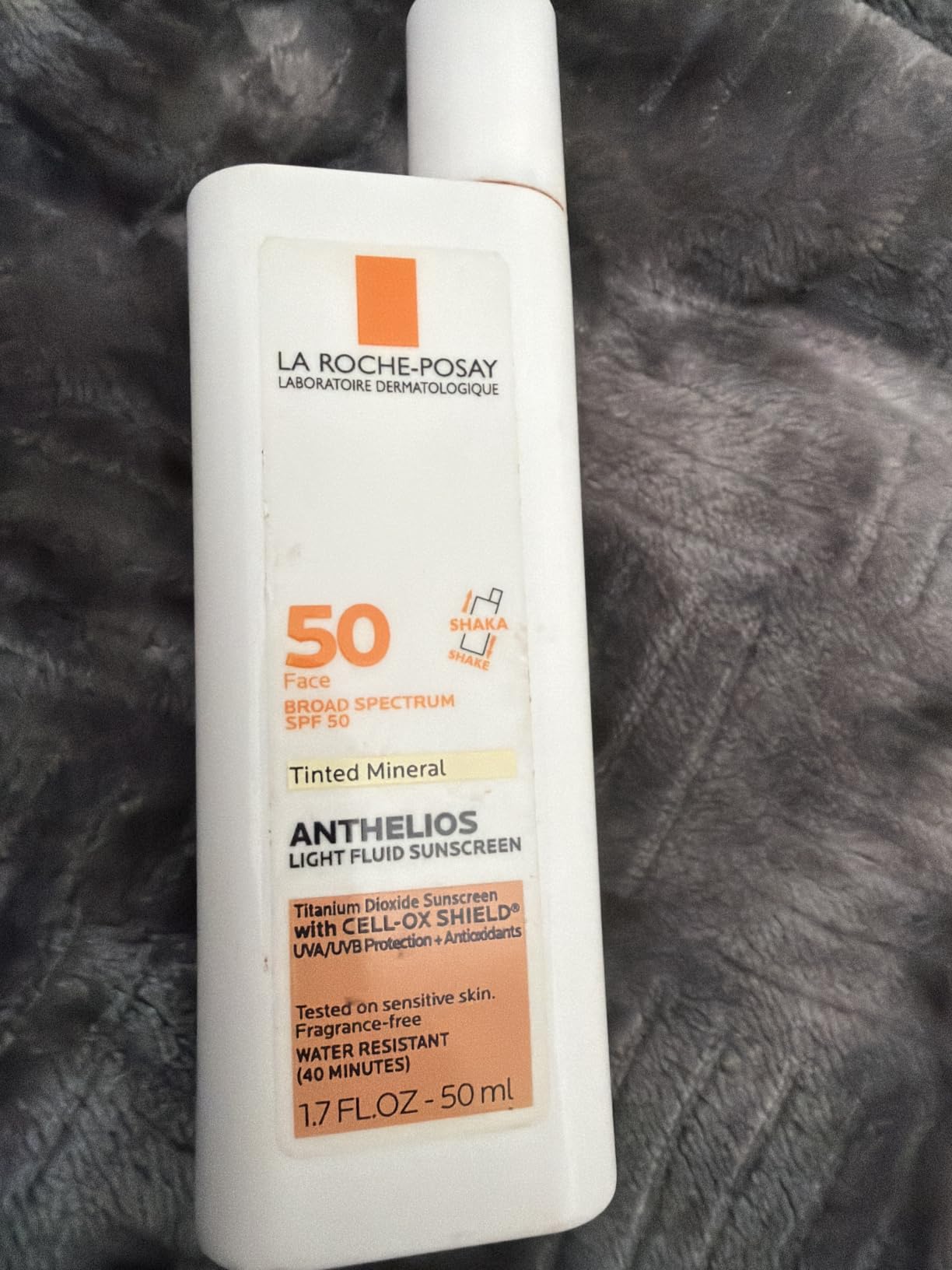 La Roche-Posay Anthelios Mineral Light Fluid Sunscreen for Face in 5 shades customer photo 2