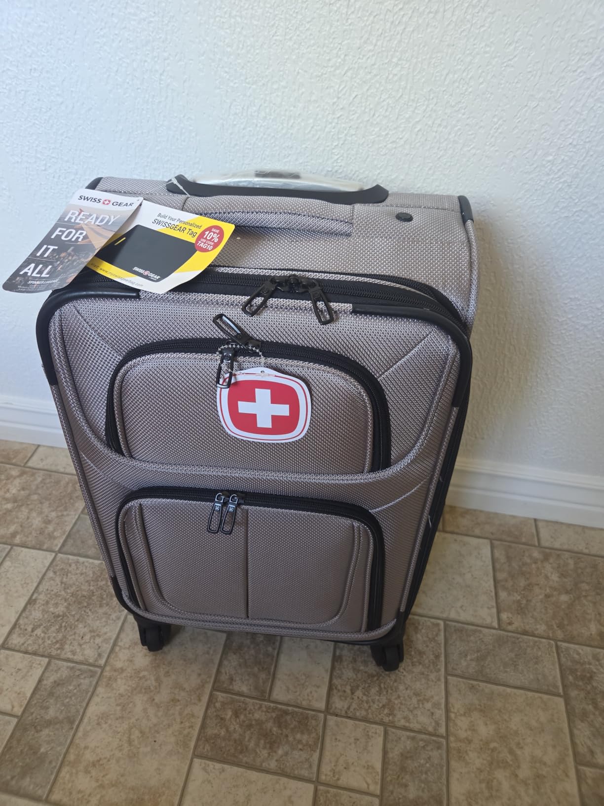 SwissGear Sion Softside Expandable Spinner Luggage Durable Lightweight Travel Suitcase, Teal, Carry-On customer photo 2