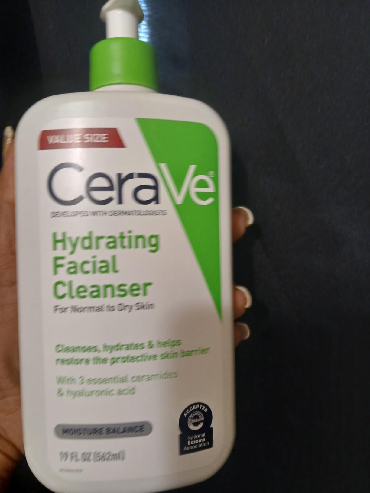 CeraVe Hydrating Cleanser with Hyaluronic Acid, Face Wash for Dry Skin,16oz customer photo 1