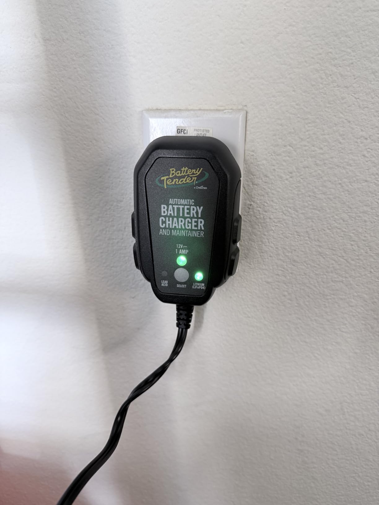 Battery Tender Junior 12V, 800mA Battery Charger and Maintainer for Lead Acid and Lithium Batteries - Switchable Battery Charger for Powersports - 022-0199-DL-WH customer photo 2