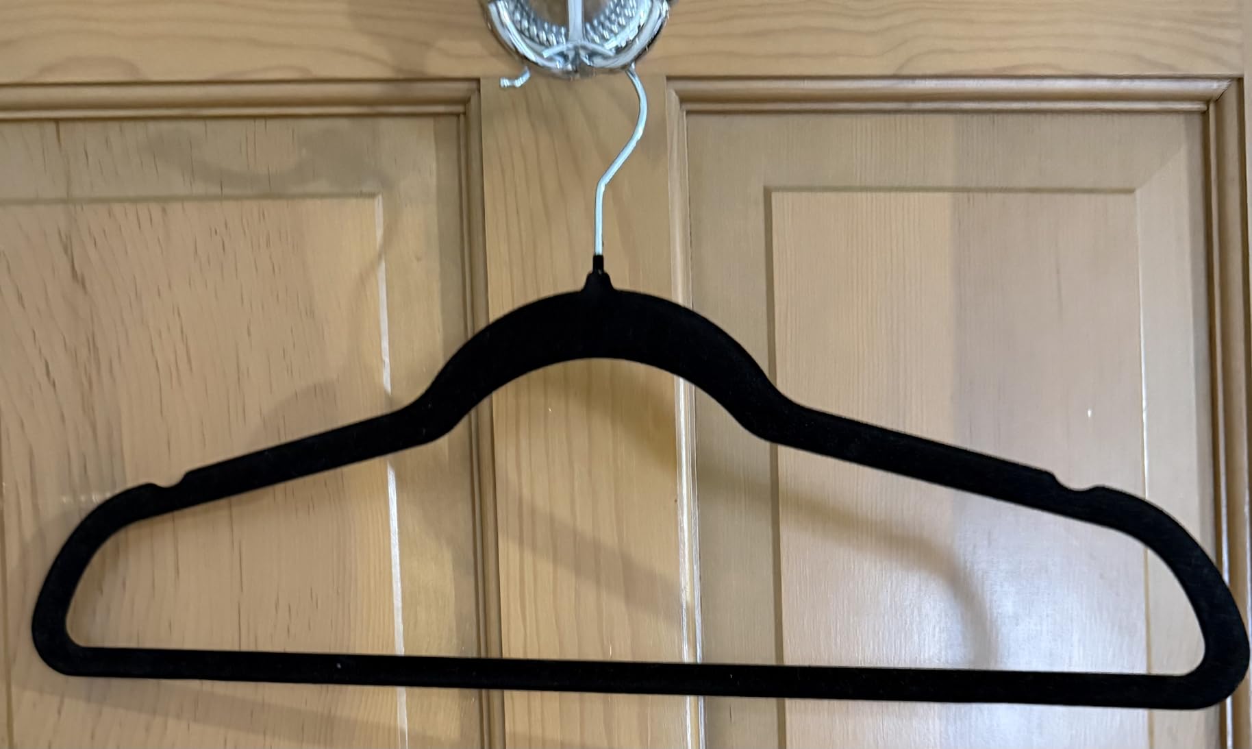 Amazon Basics Slim Velvet Non-Slip Space Saving Suit Clothes Hangers, Closet Organizer, Gray/Silver, 50-Pack customer photo 2