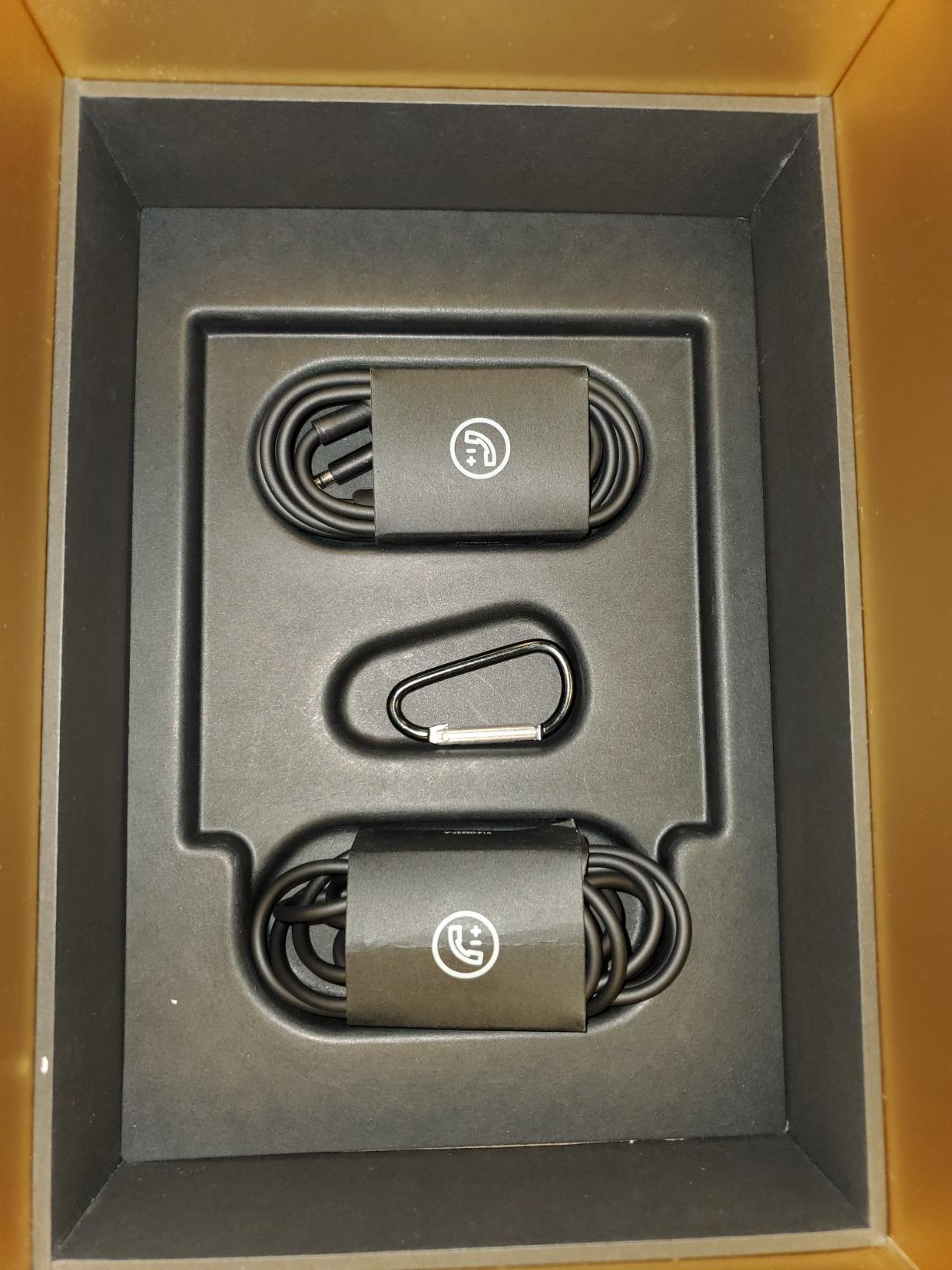 Beats Studio3 Wireless Headphones - Matte Black (Renewed) customer photo 1