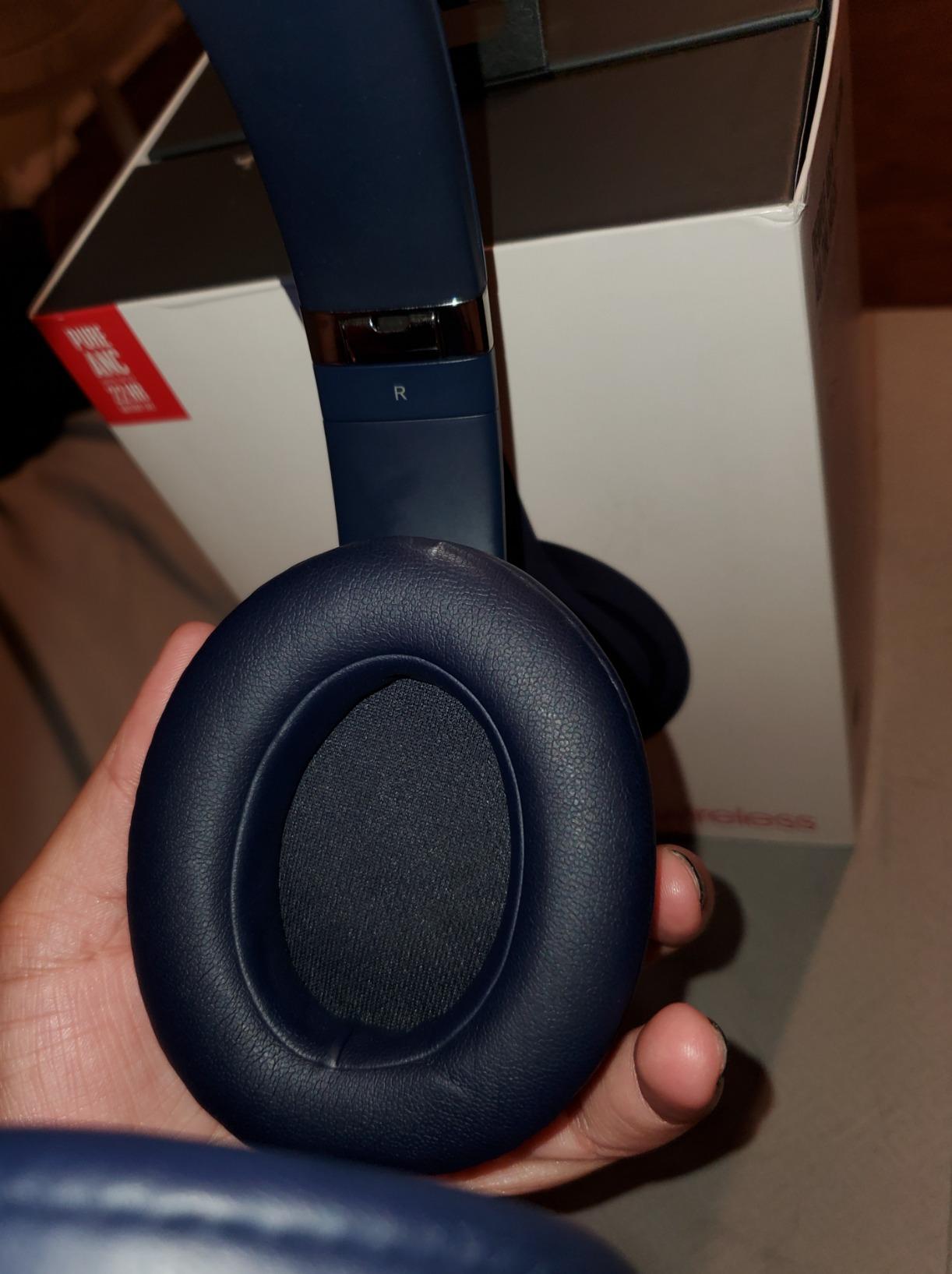 Beats Studio3 Wireless Headphones - Matte Black (Renewed) customer photo 2