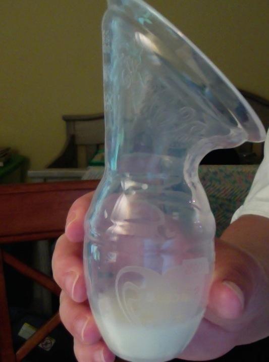 haakaa Manual Breast Pump for Breastfeeding 4oz/100ml customer photo 1