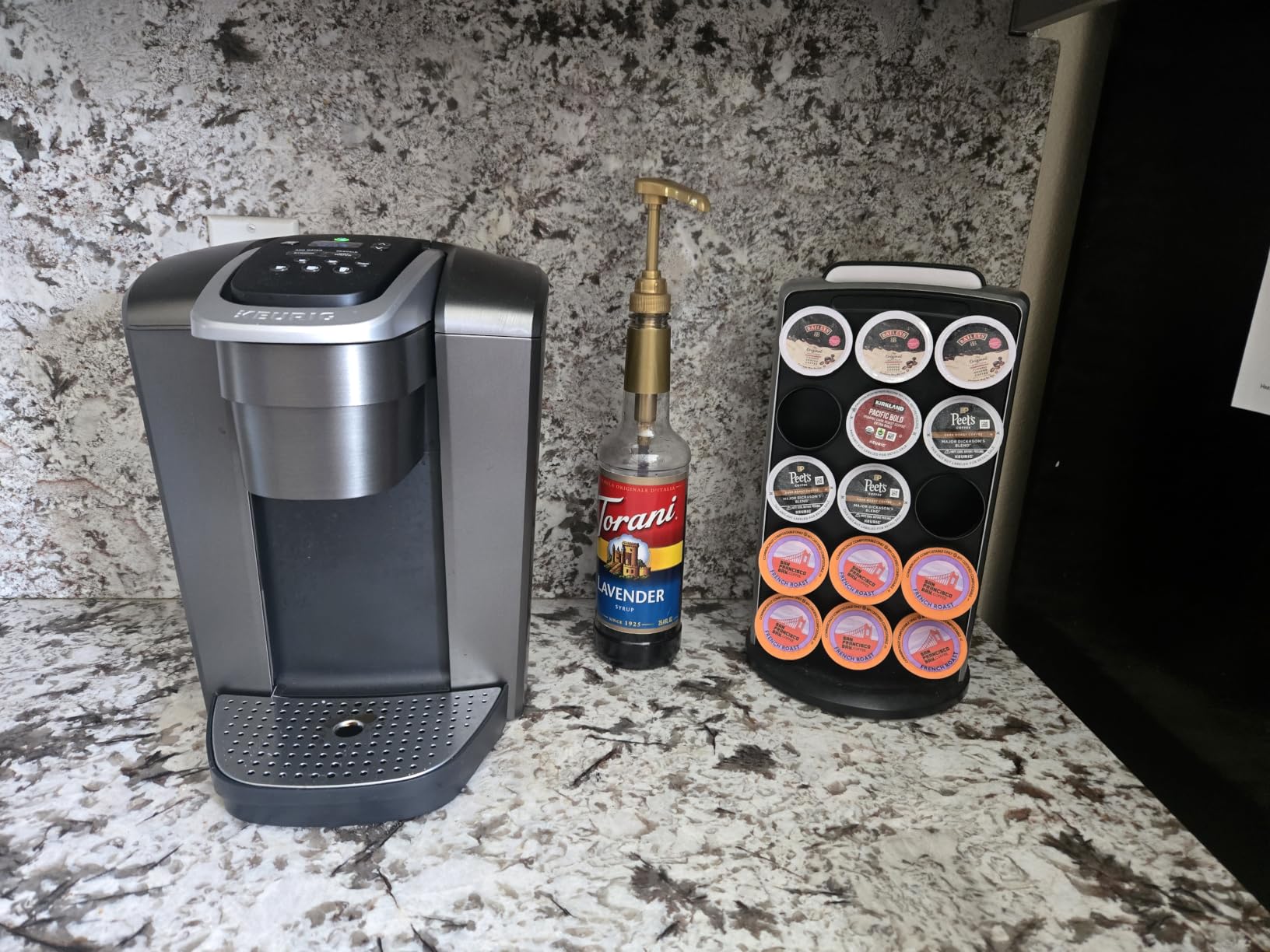 Keurig K-Elite Single Serve K-Cup Pod Coffee Maker, with Strength and Temperature Control, Iced Coffee Capability, 8 to 12oz Brew Size, Programmable, Brushed Gold customer photo 2