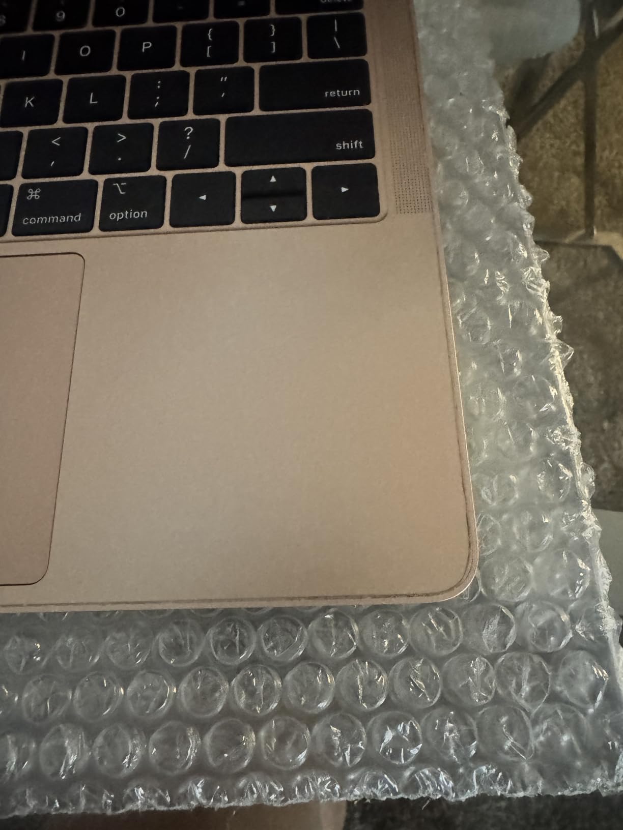 Apple MacBook Air (13-inch Retina display, 1.6GHz dual-core Intel Core i5, 128GB) - Gold (Renewed) customer photo 1