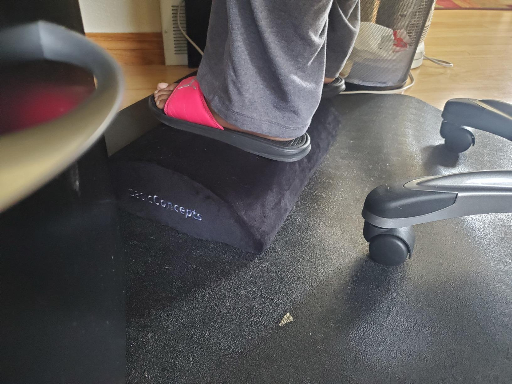 BASIC CONCEPTS Airplane Foot Hammock for Plane Travel Essentials - Airplane Travel Essentials, Long Flight Foot Rest - Plane Gadgets customer photo 1