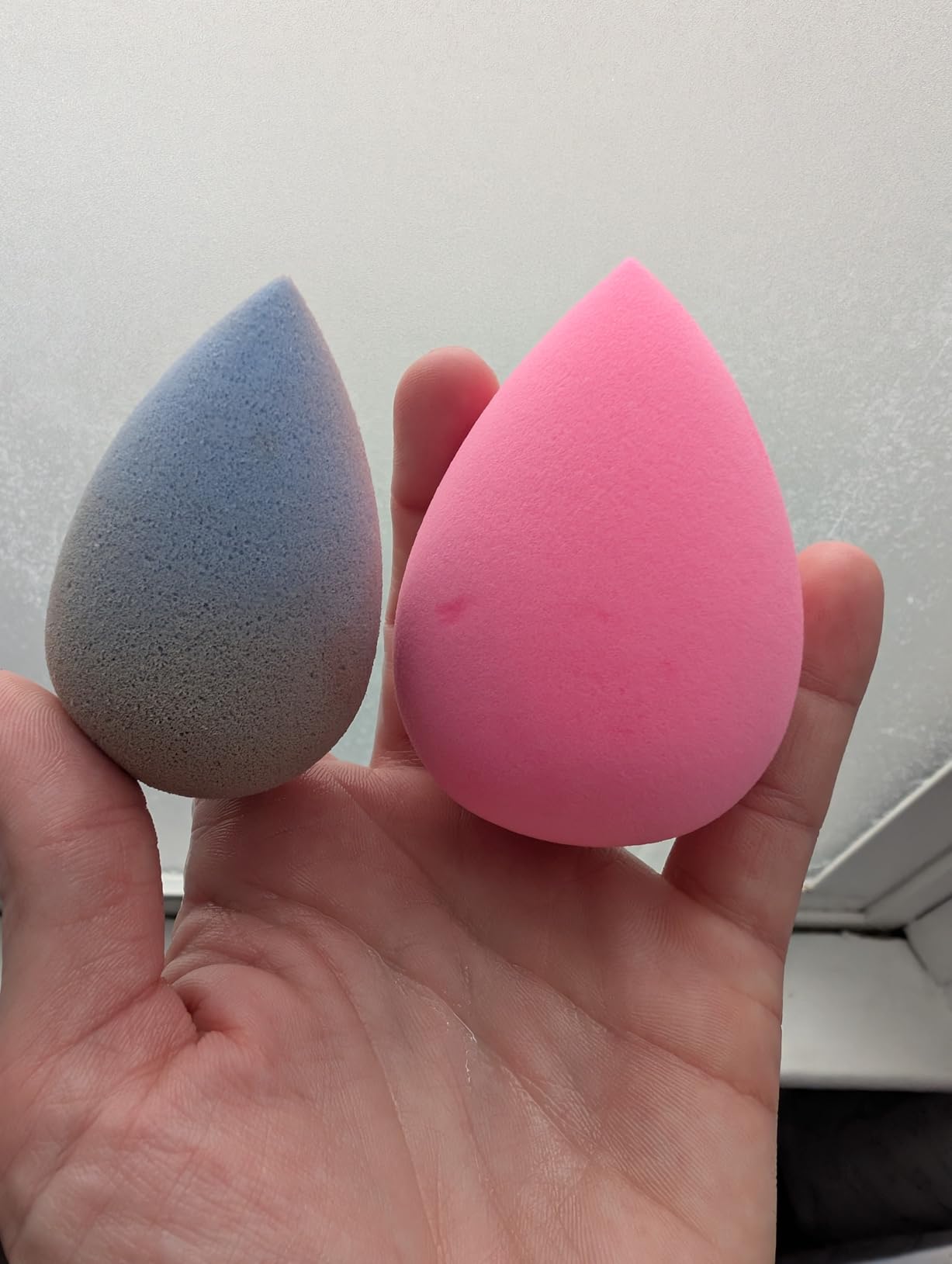AOA Studio Collection makeup Sponge Set Latex Free and High-definition Set of 6 makeup Wonder blender For Powder Cream and Liquid, Super Soft Wonder Beauty Cosmetic customer photo 2