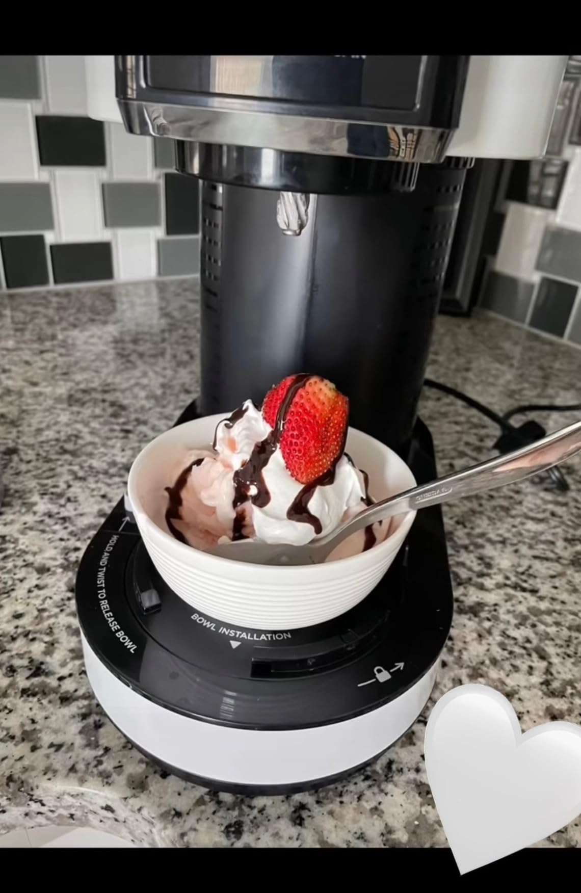 Ninja CREAMi Ice Cream, Sorbet, Milkshake Maker + 3 CREAMi Pints, Black customer photo 1