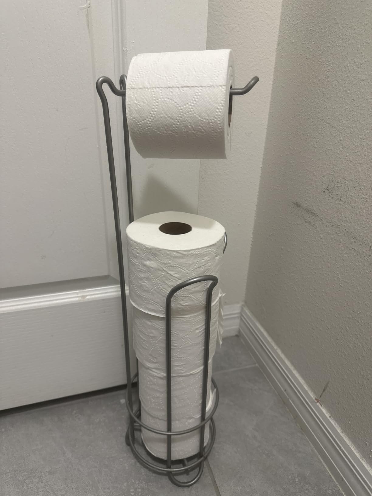Amazon Basics 2-Ply Soft Toilet Paper, 30 Rolls (5 Packs of 6), 350 Sheets per Roll, Septic Safe, Equivalent to 185 Regular Rolls customer photo 1