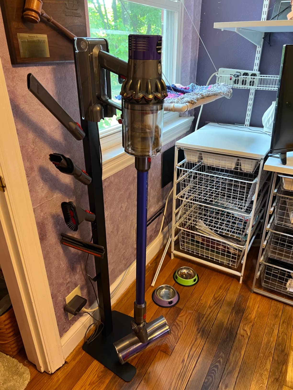 Dyson V10 Allergy Cordless Stick Vacuum Cleaner, Blue customer photo 1