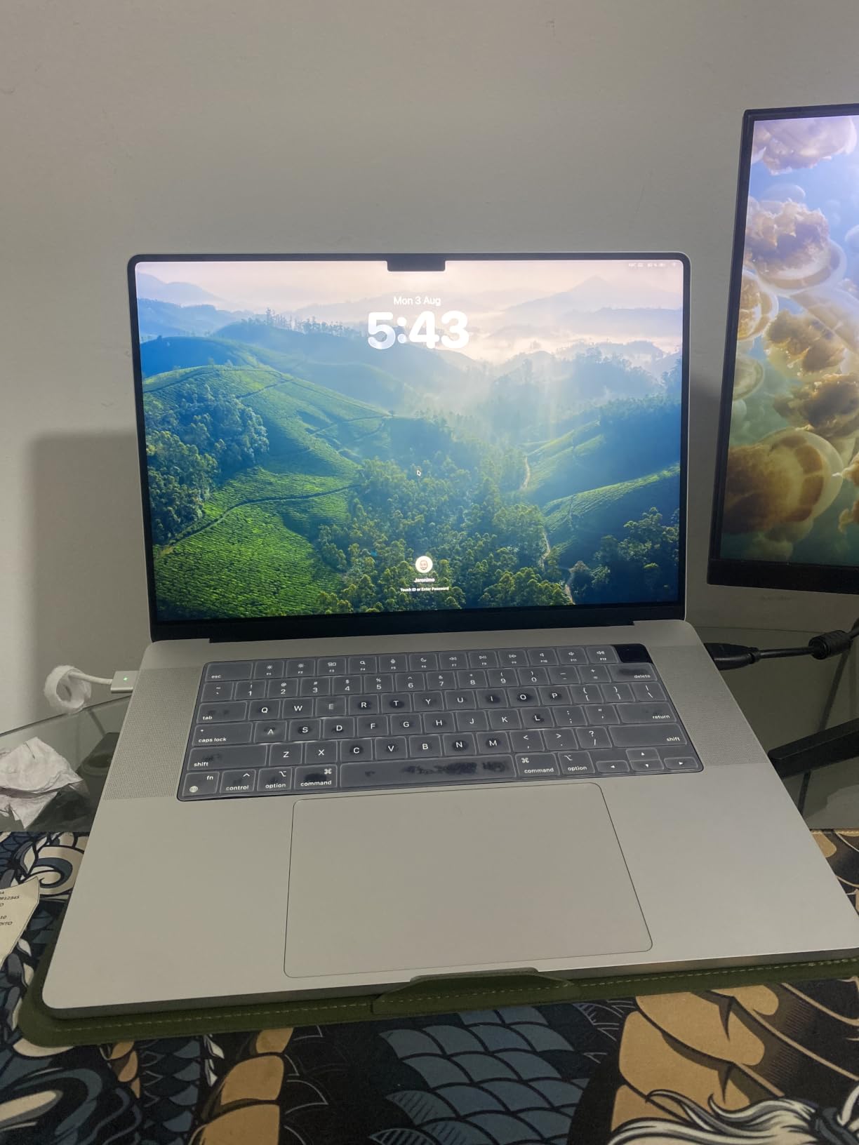 Apple MacBook Pro Late 2021 with Apple M1 Pro chip (16-inch, 16GB RAM, 512GB SSD) Space Gray (Renewed) customer photo 1